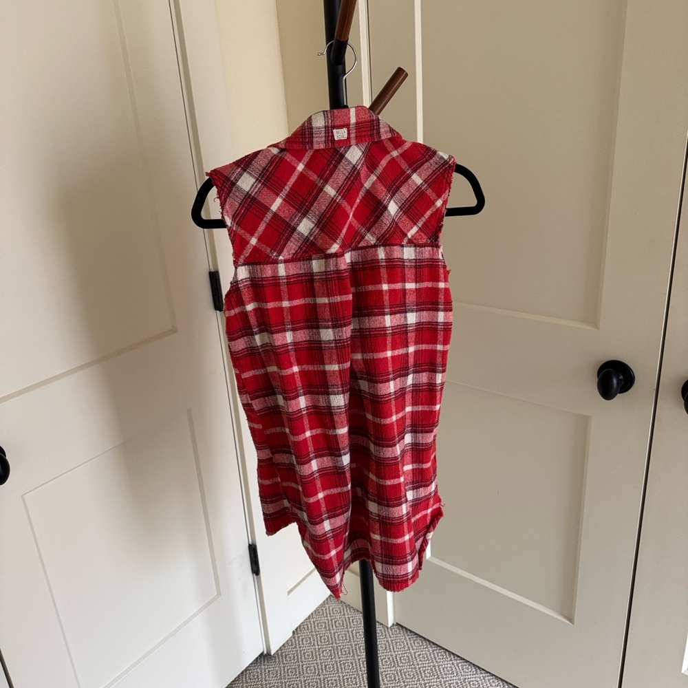 Billabong Red Plaid Cutoff Flannel Shirt — Women’s Size M - Picture 3 of 3
